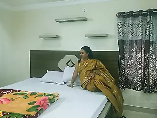 Desi fond bhabhi viral porokiya sex video!! with discernible bangla exploitive audio